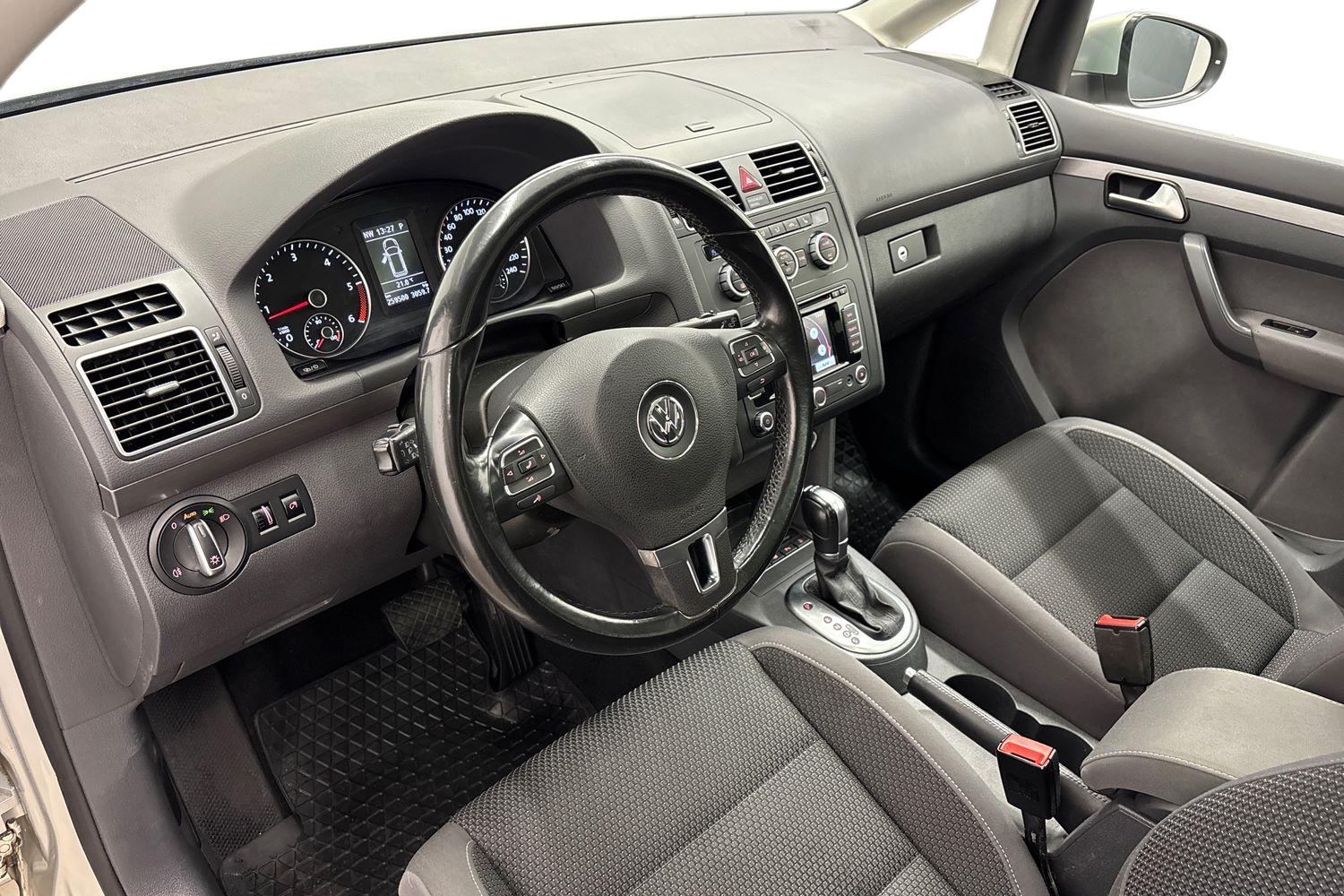 Volkswagen Touran 2015, kuva 6/24