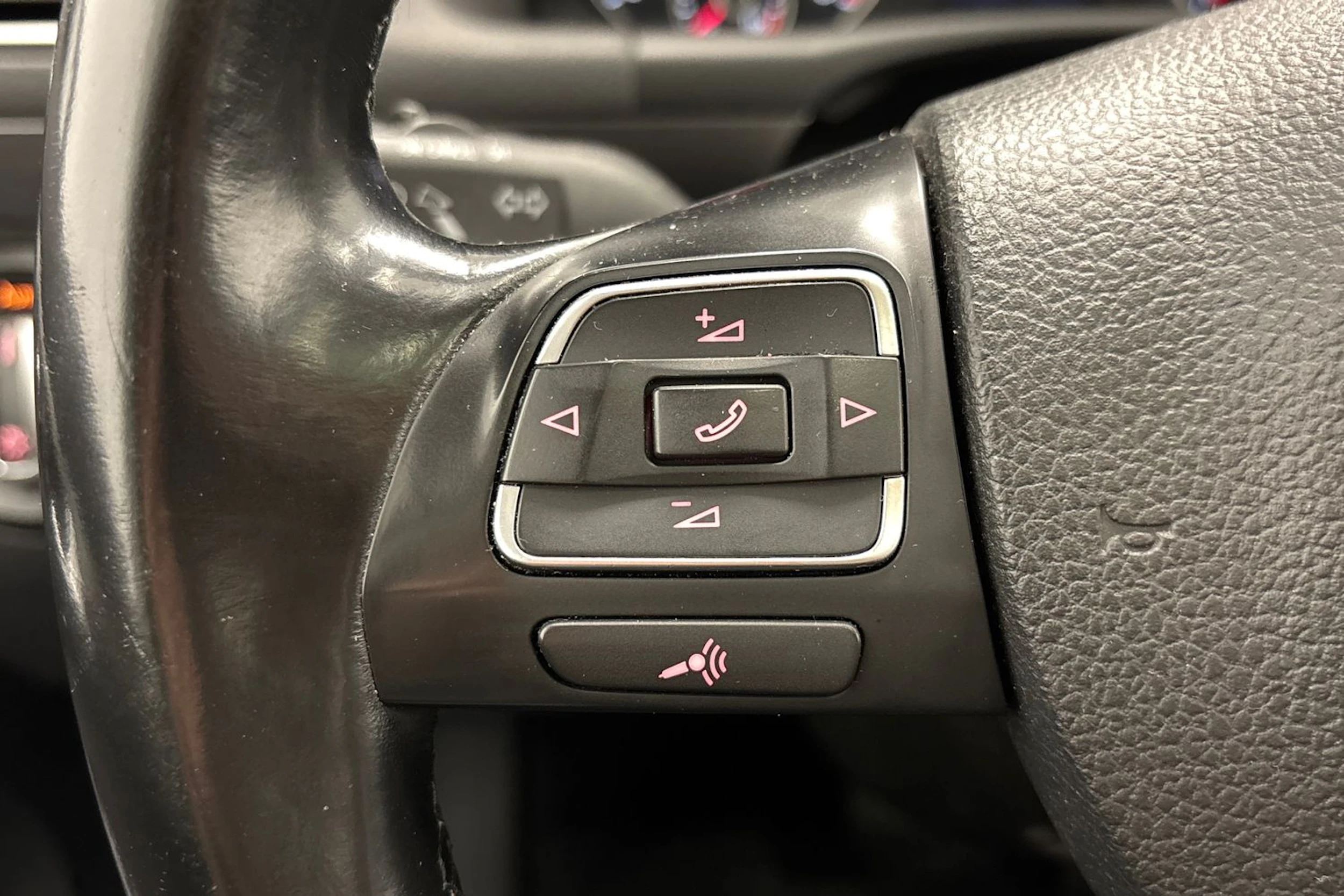 hopea Volkswagen Touran 2015 kuva 14.