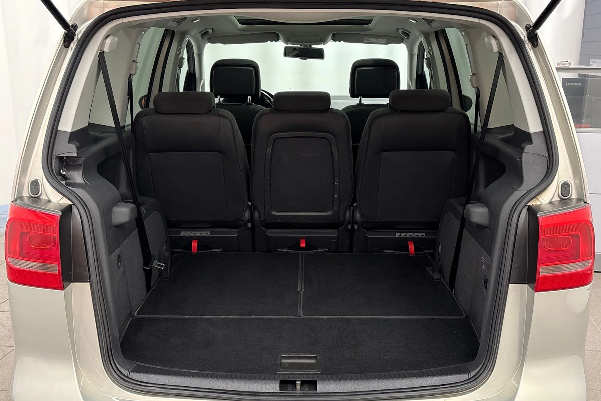 hopea Volkswagen Touran 2015 kuva 23.