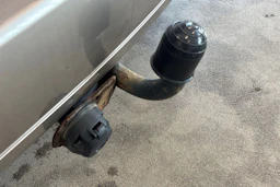 Ruskea (beige) Volkswagen TOURAN 2015 kuva 4.