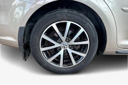 Ruskea (beige) Volkswagen TOURAN 2015 kuva 9.