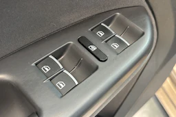 Ruskea (beige) Volkswagen TOURAN 2015 kuva 14.