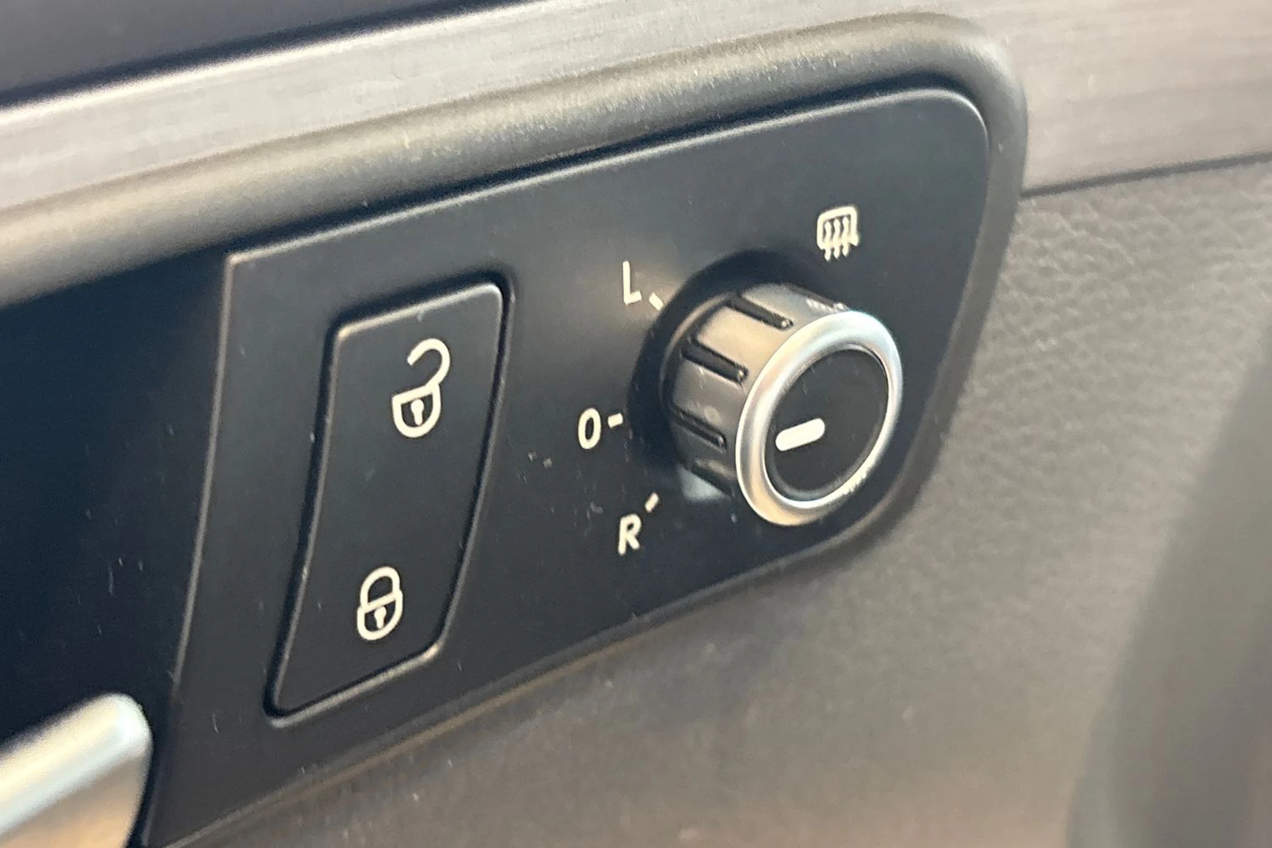 Ruskea (beige) Volkswagen TOURAN 2015 kuva 15.
