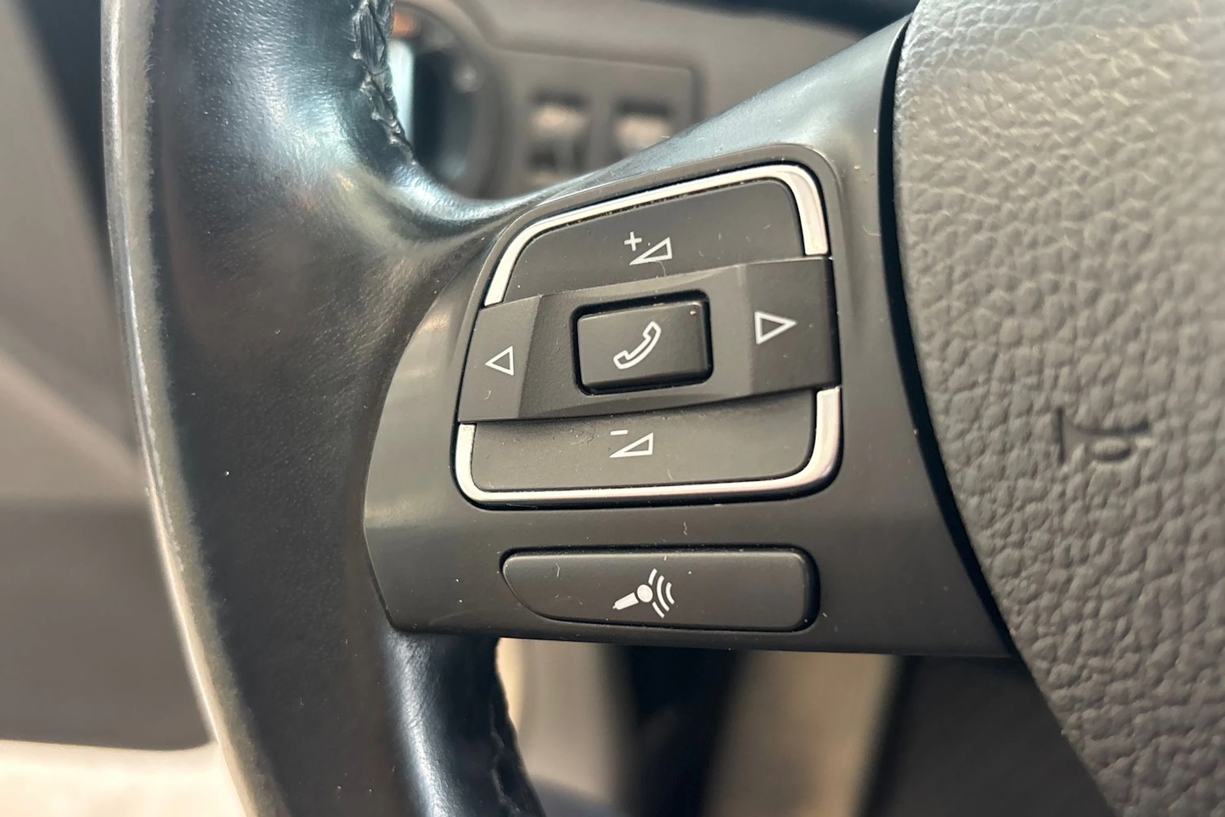 Ruskea (beige) Volkswagen TOURAN 2015 kuva 18.