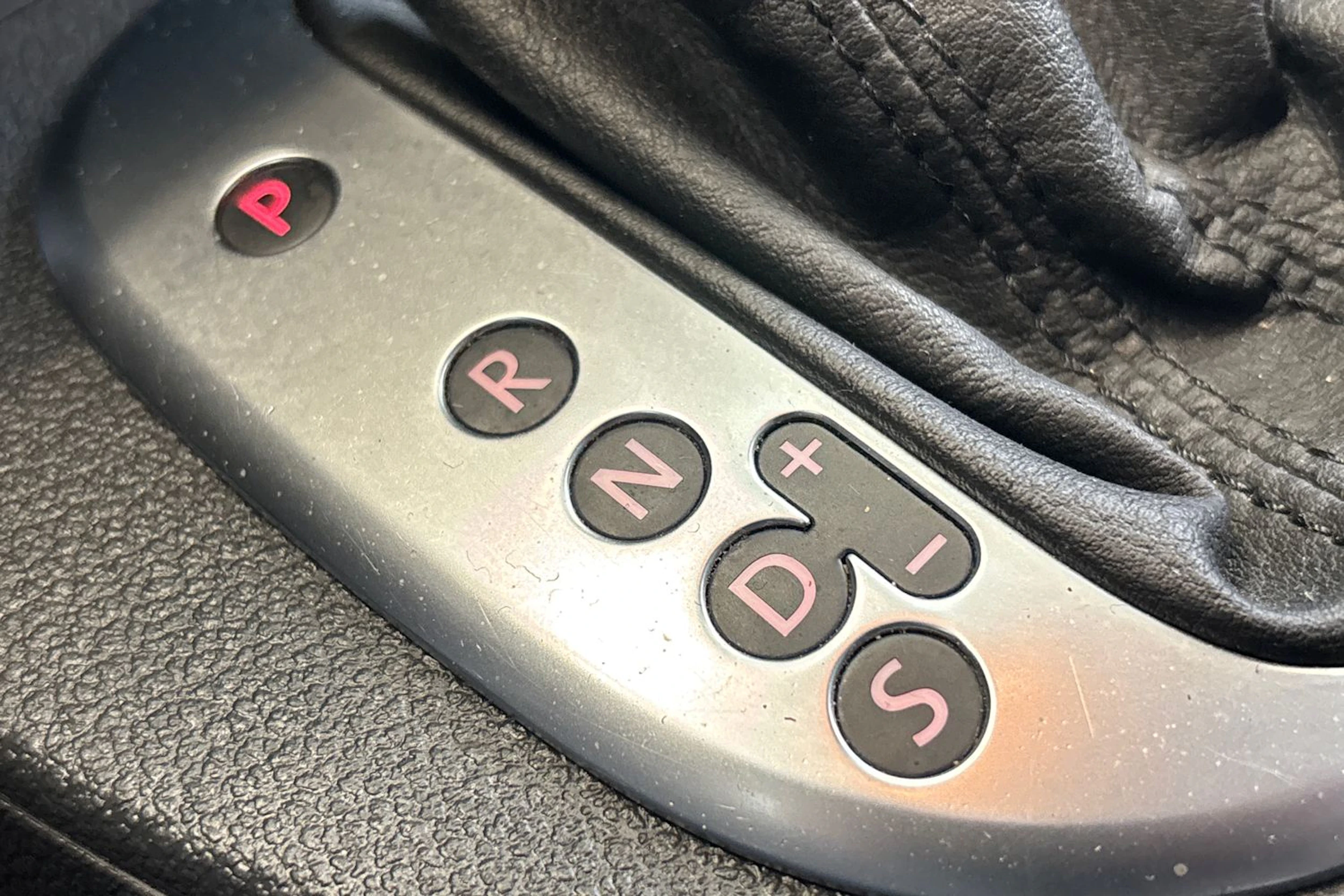 Ruskea (beige) Volkswagen TOURAN 2015 kuva 21.