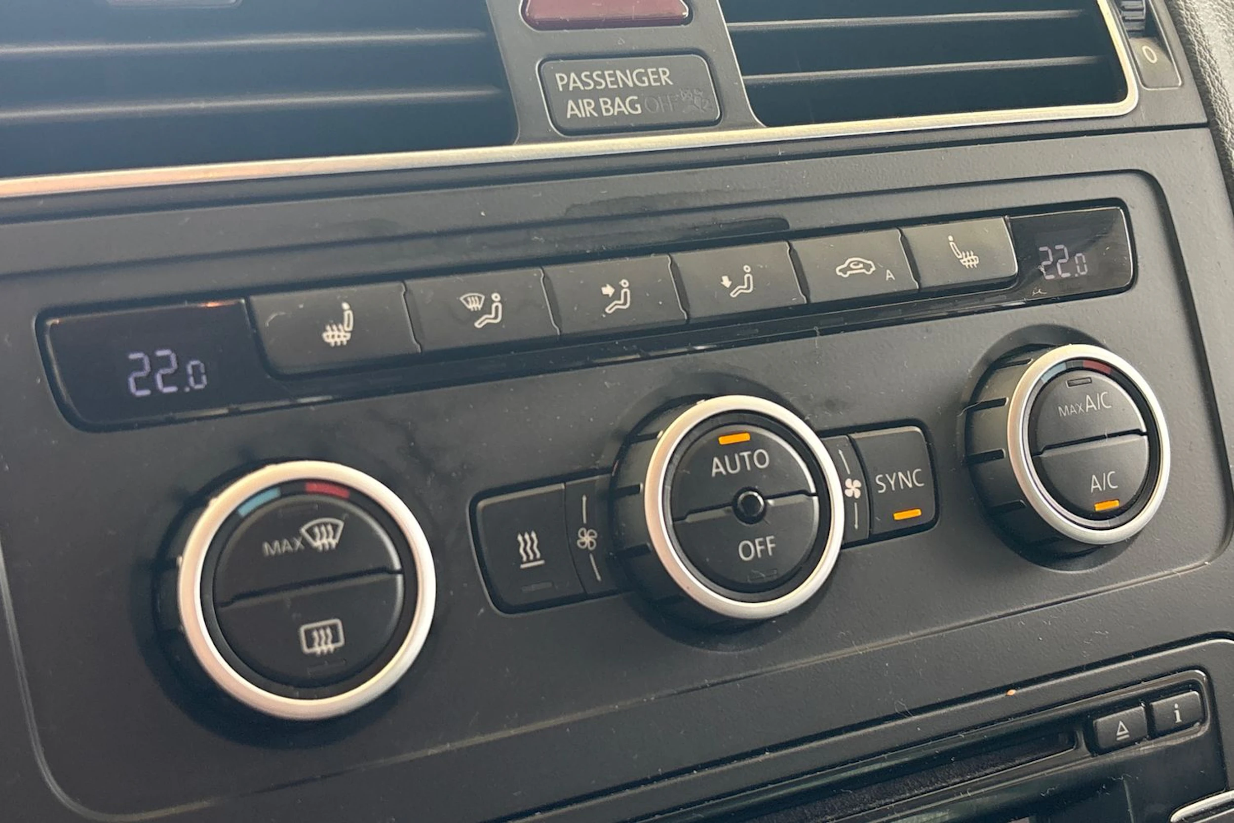 Ruskea (beige) Volkswagen TOURAN 2015 kuva 25.