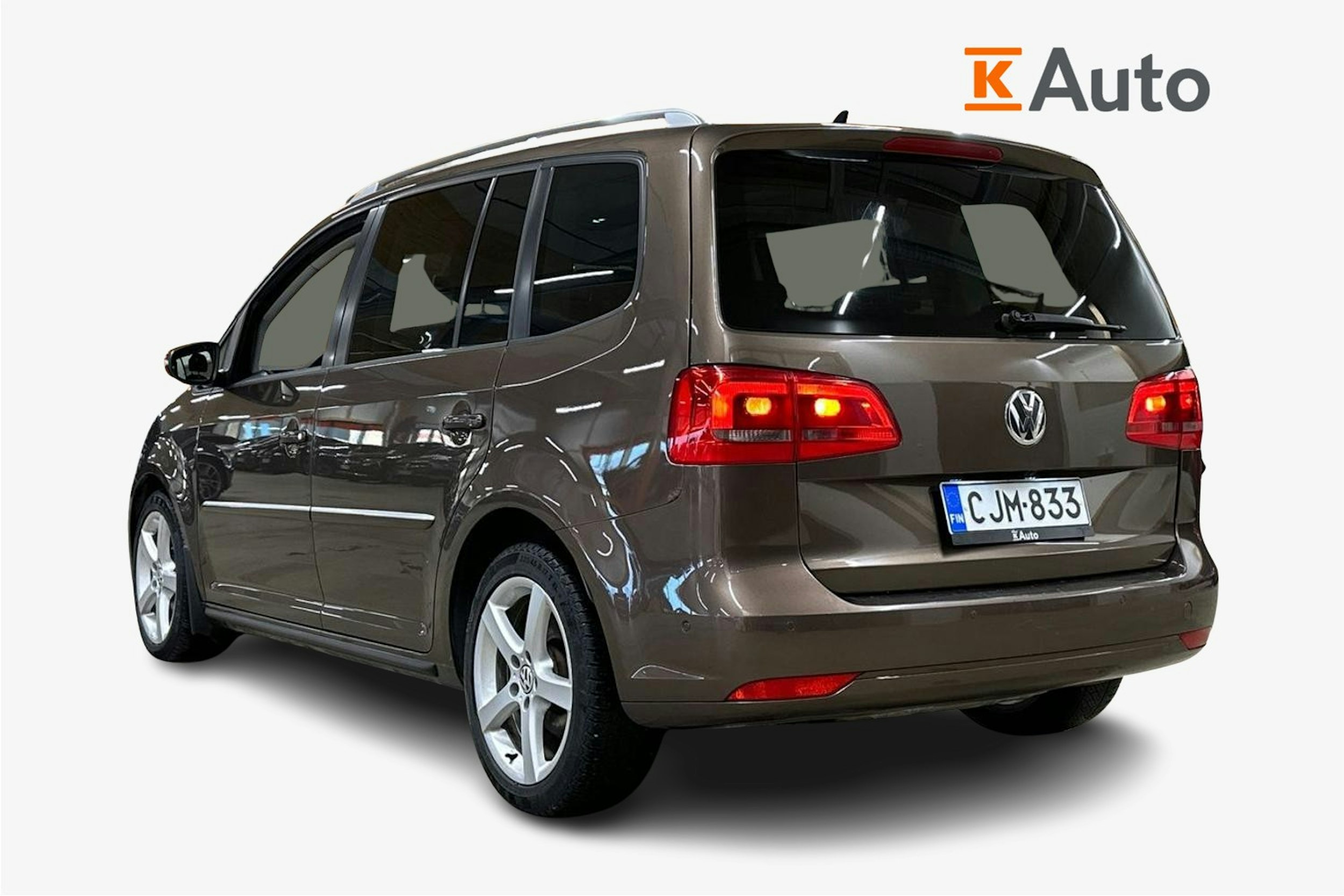 ruskea (beige) Volkswagen Touran 2015 kuva 5.