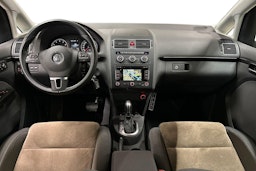 ruskea (beige) Volkswagen Touran 2015 kuva 12.