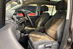 ruskea (beige) Volkswagen Touran 2015 kuva 19.
