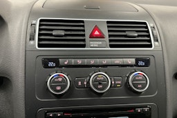 ruskea (beige) Volkswagen Touran 2015 kuva 21.