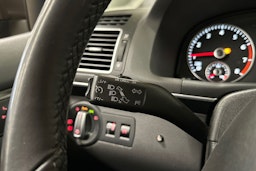 ruskea (beige) Volkswagen Touran 2015 kuva 28.