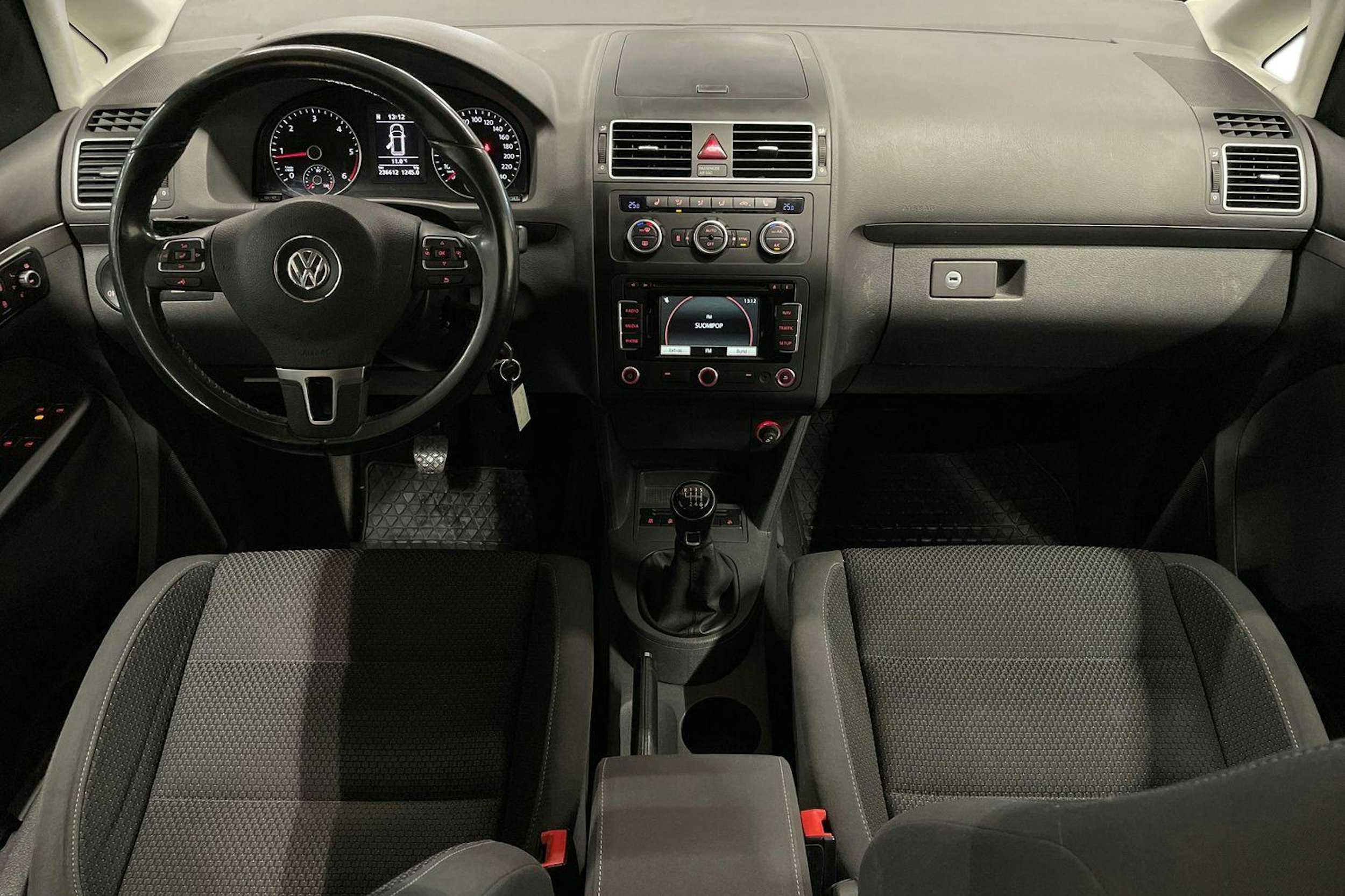 sininen Volkswagen Touran 2015 kuva 9.