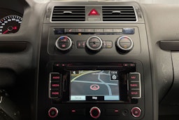 sininen Volkswagen Touran 2015 kuva 18.