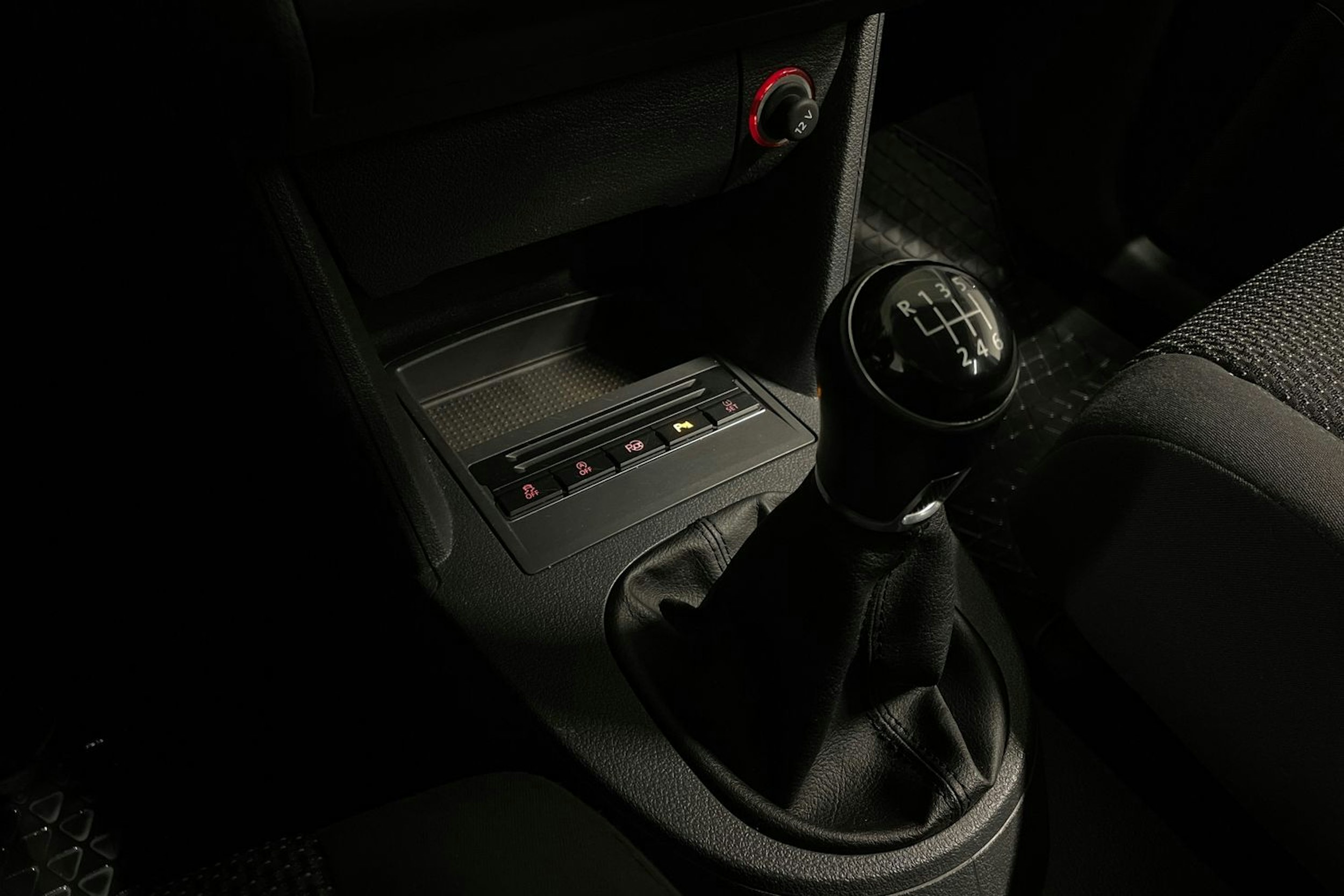 sininen Volkswagen Touran 2015 kuva 19.