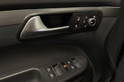 sininen Volkswagen Touran 2015 kuva 23.