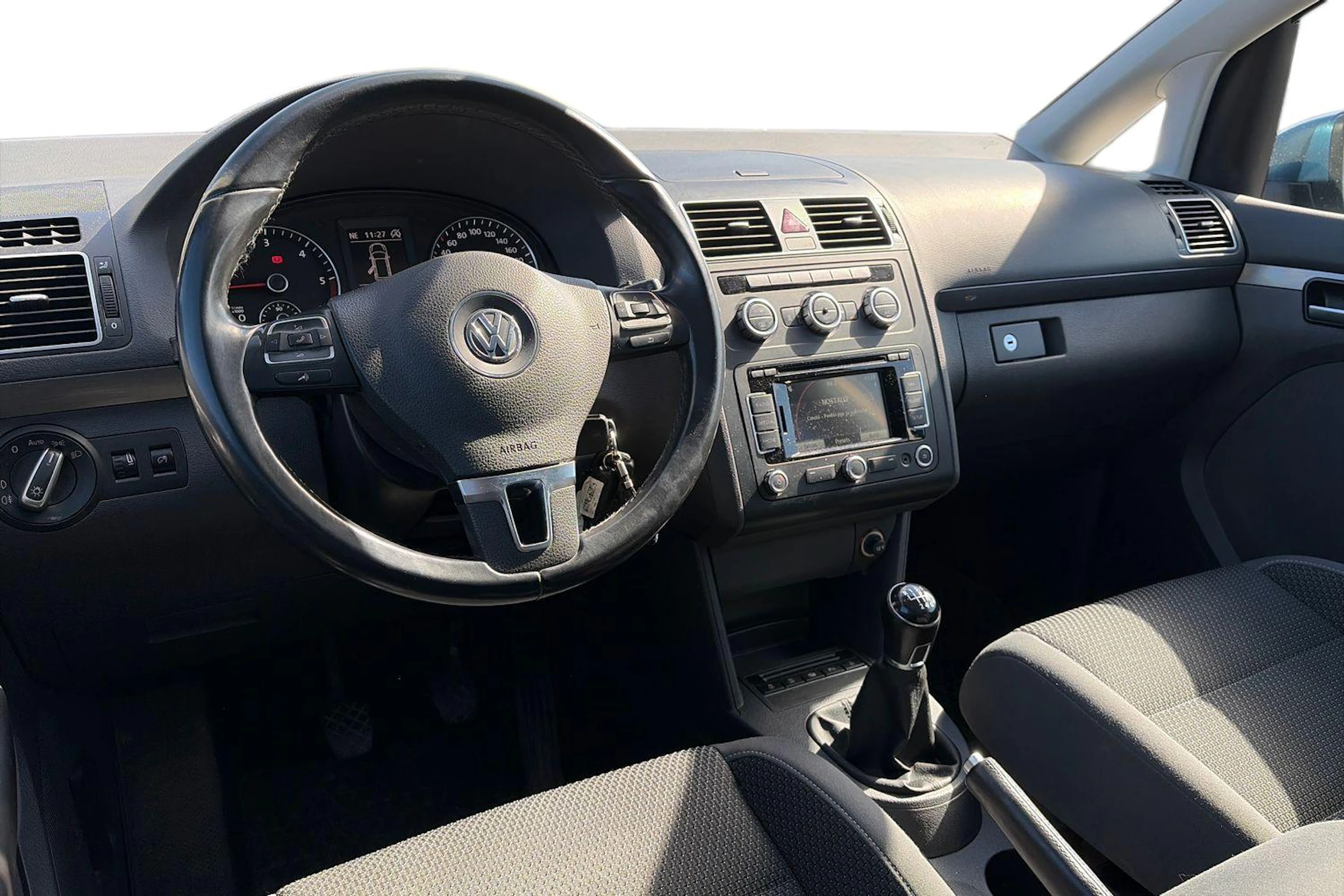 sininen Volkswagen Touran 2015 kuva 3.