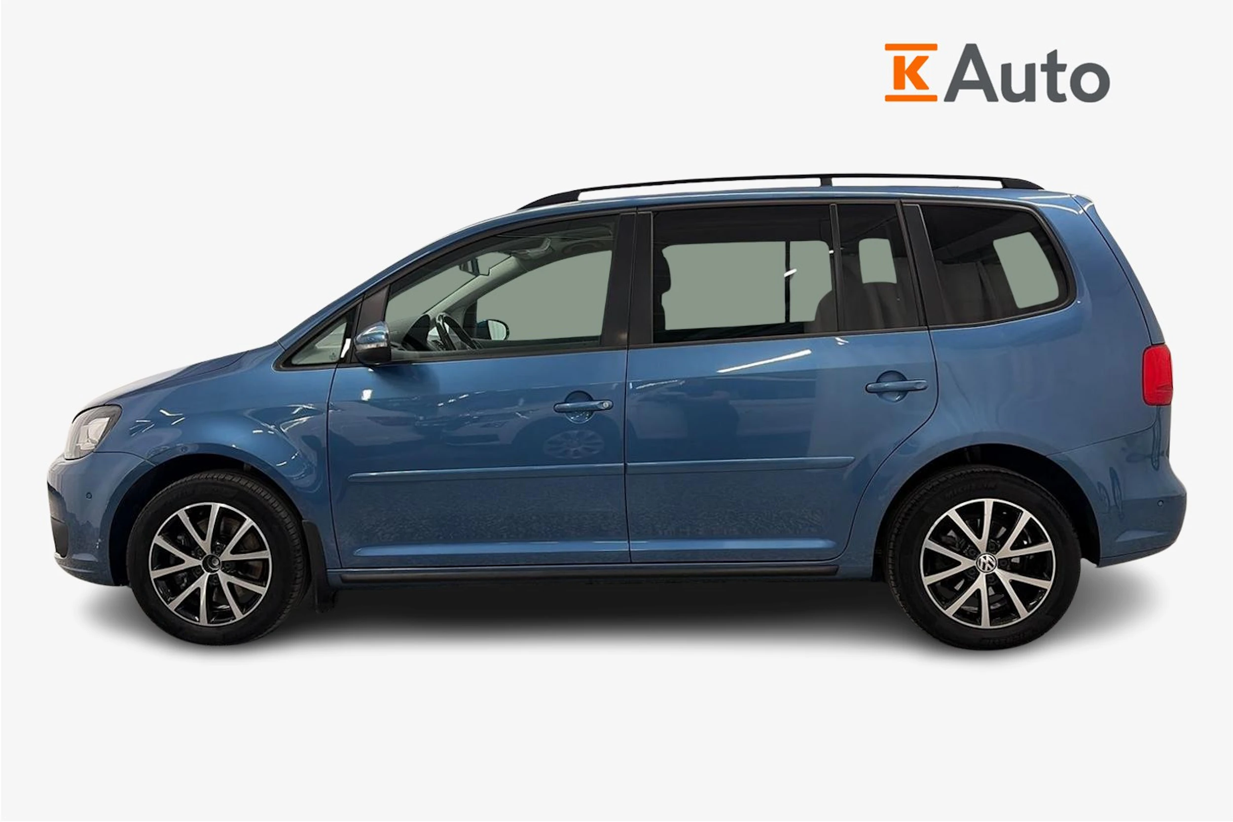sininen Volkswagen Touran 2015 kuva 7.