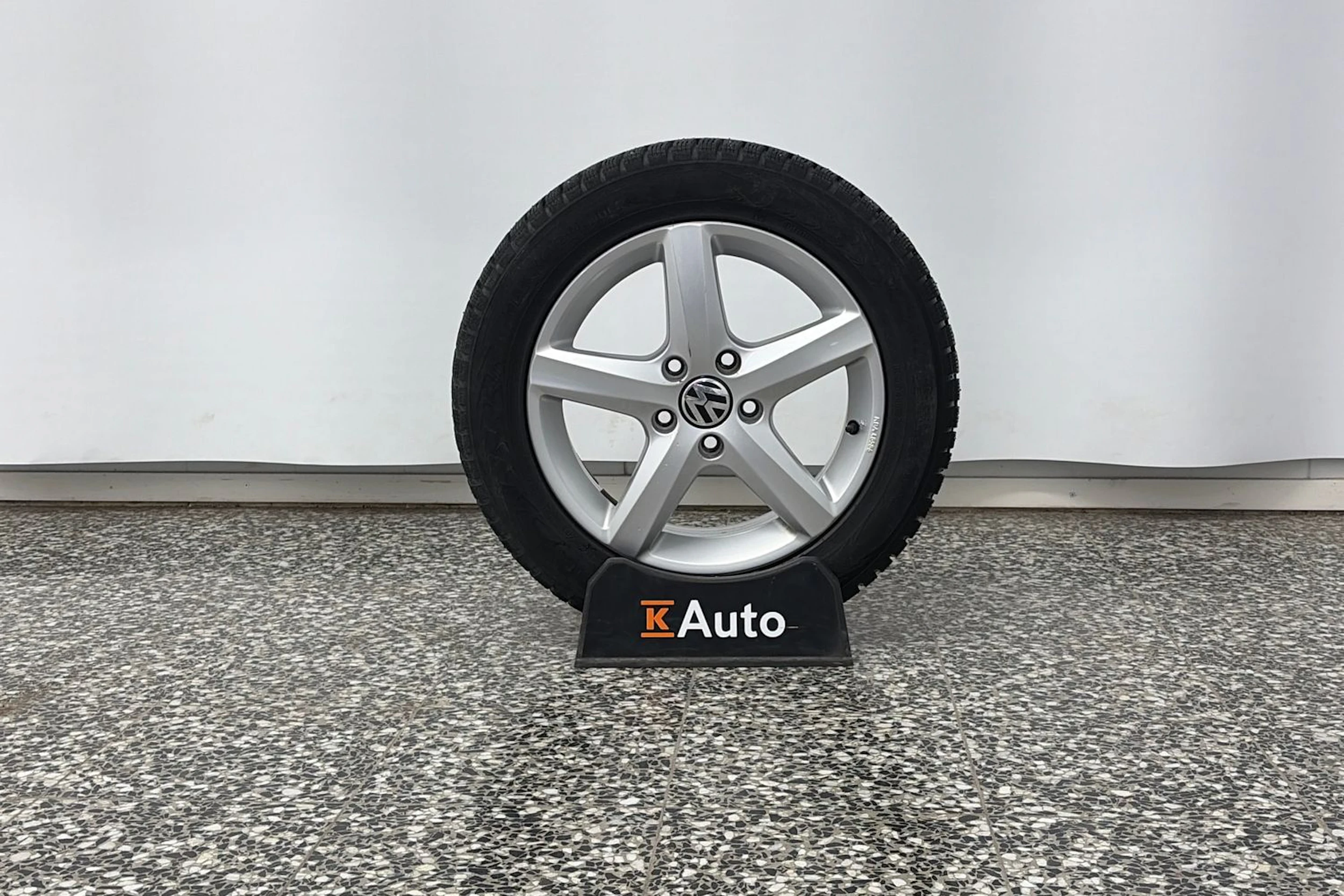 sininen Volkswagen Touran 2015 kuva 13.