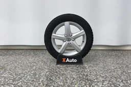 sininen Volkswagen Touran 2015 kuva 13.