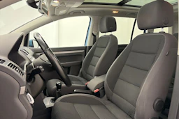 sininen Volkswagen Touran 2015 kuva 16.