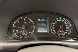 sininen Volkswagen Touran 2015 kuva 17.