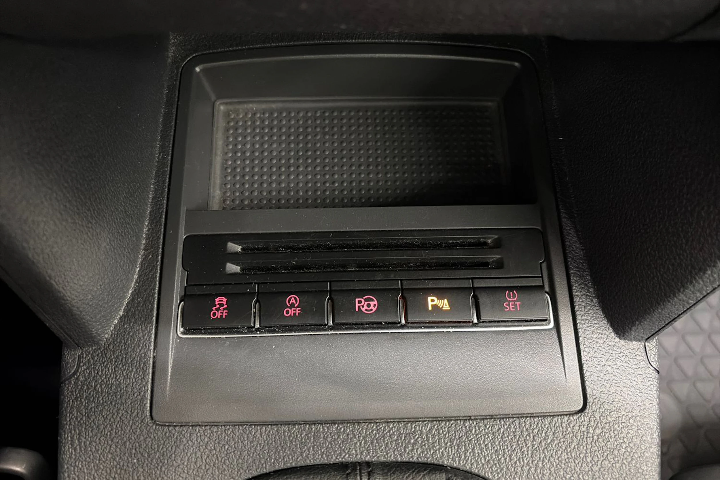sininen Volkswagen Touran 2015 kuva 24.