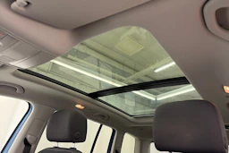 sininen Volkswagen Touran 2015 kuva 25.