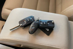 Ruskea (beige) Volkswagen TOURAN 2015 kuva 20.