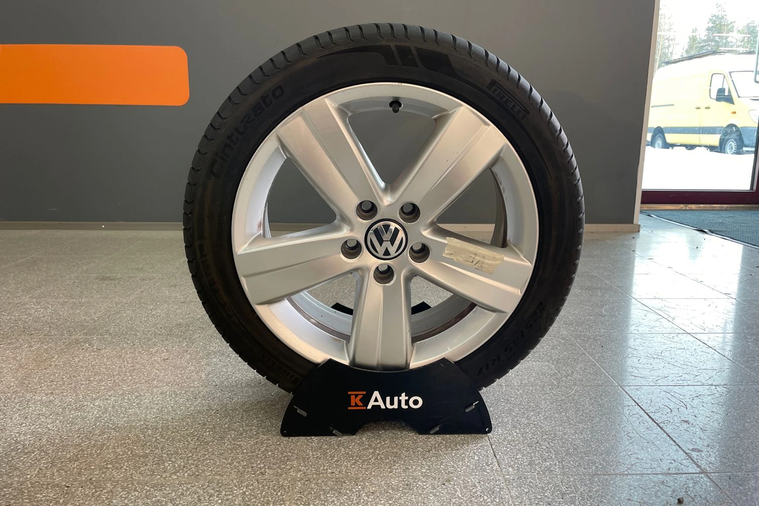 Ruskea (beige) Volkswagen TOURAN 2015 kuva 23.