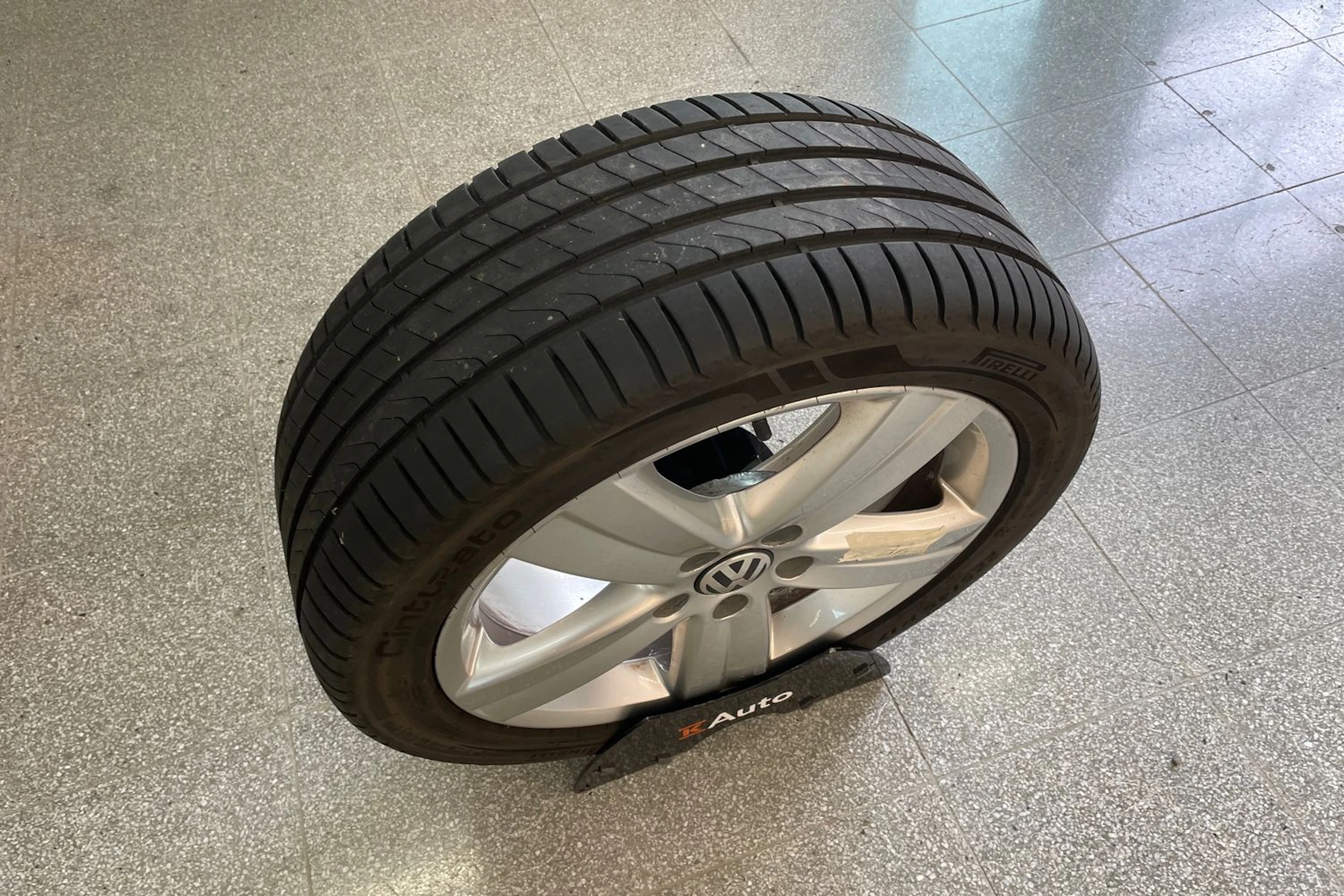 Ruskea (beige) Volkswagen TOURAN 2015 kuva 24.