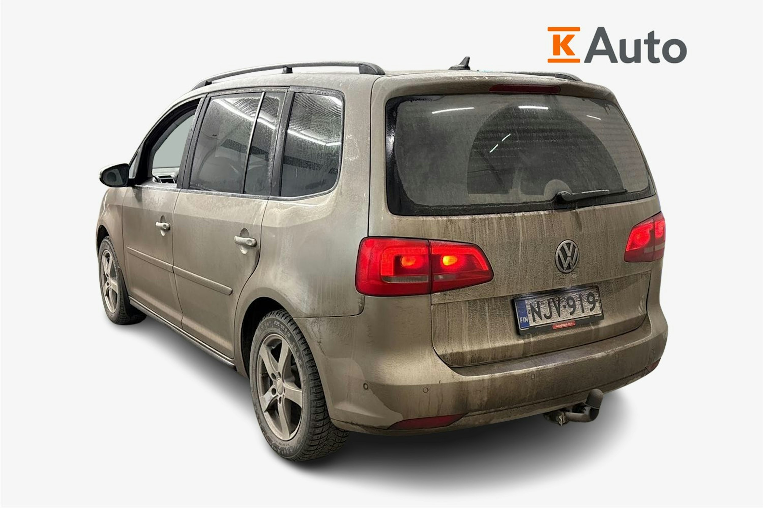 ruskea (beige) Volkswagen Touran 2015 kuva 2.