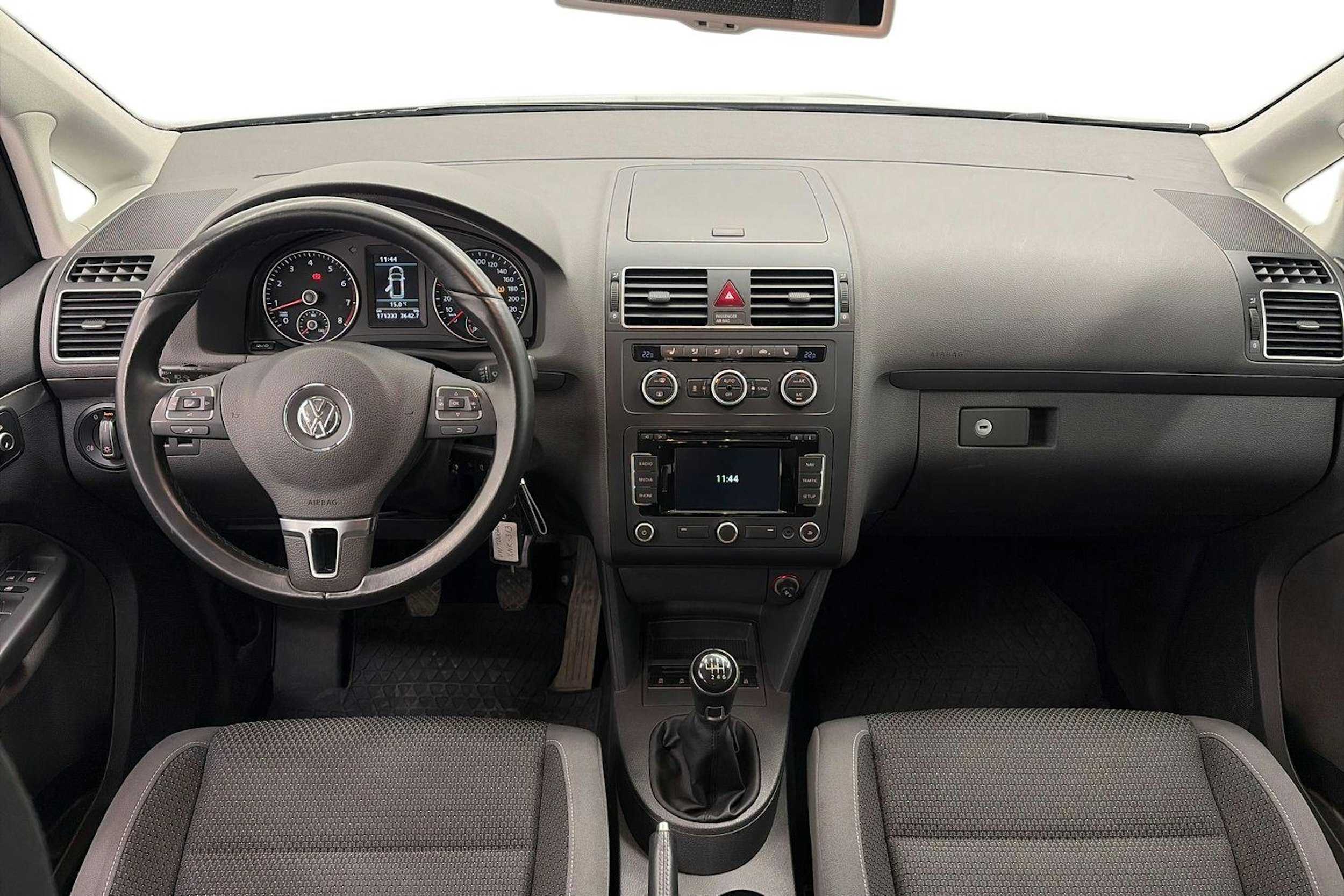 ruskea (beige) Volkswagen Touran 2015 kuva 7.