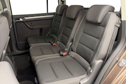 ruskea (beige) Volkswagen Touran 2015 kuva 8.