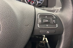 ruskea (beige) Volkswagen Touran 2015 kuva 16.