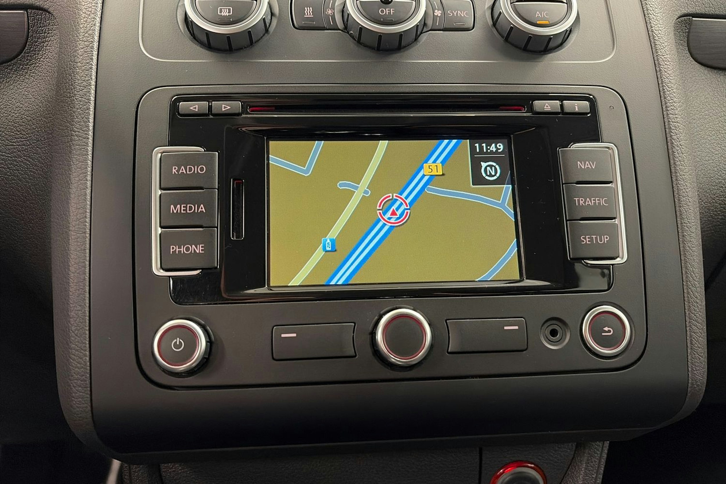 ruskea (beige) Volkswagen Touran 2015 kuva 18.