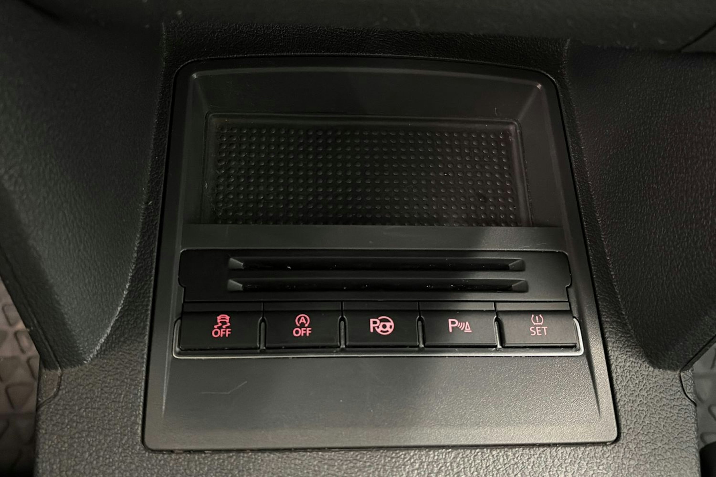 ruskea (beige) Volkswagen Touran 2015 kuva 19.