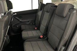 musta Volkswagen Touran 2016 kuva 8.