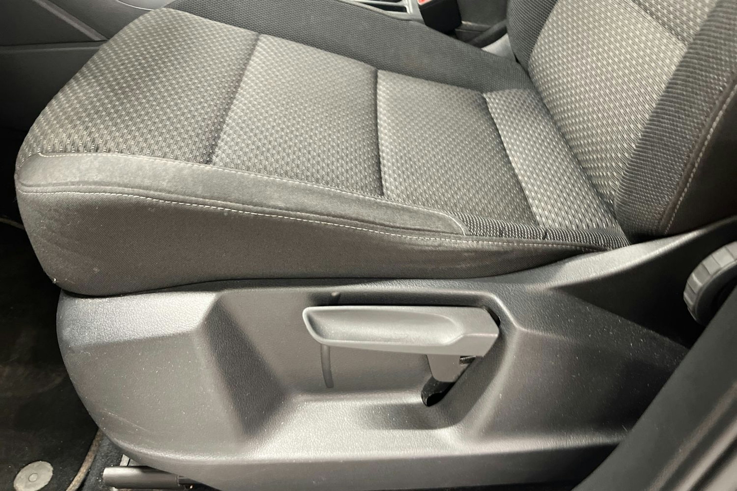 musta Volkswagen Touran 2016 kuva 14.