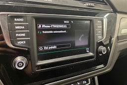 musta Volkswagen Touran 2016 kuva 21.