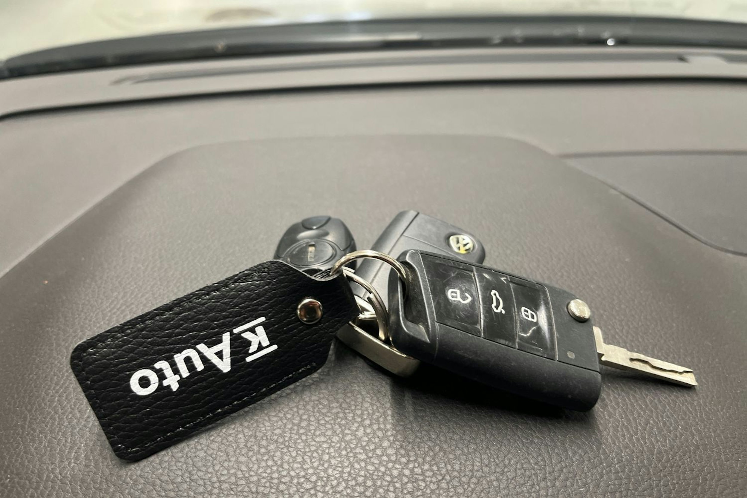 musta Volkswagen Touran 2016 kuva 24.