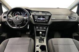 ruskea (beige) Volkswagen Touran 2016 kuva 7.