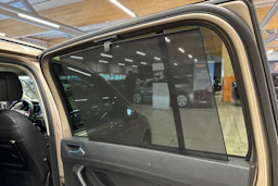 ruskea (beige) Volkswagen Touran 2016 kuva 14.
