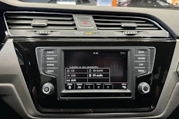 ruskea (beige) Volkswagen Touran 2016 kuva 19.