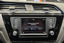 ruskea (beige) Volkswagen Touran 2016 kuva 20.