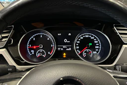 ruskea (beige) Volkswagen Touran 2016 kuva 23.