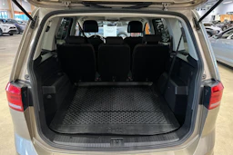 ruskea (beige) Volkswagen Touran 2016 kuva 29.