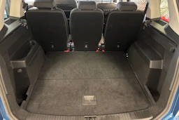 vihreä Volkswagen Touran 2016 kuva 12.