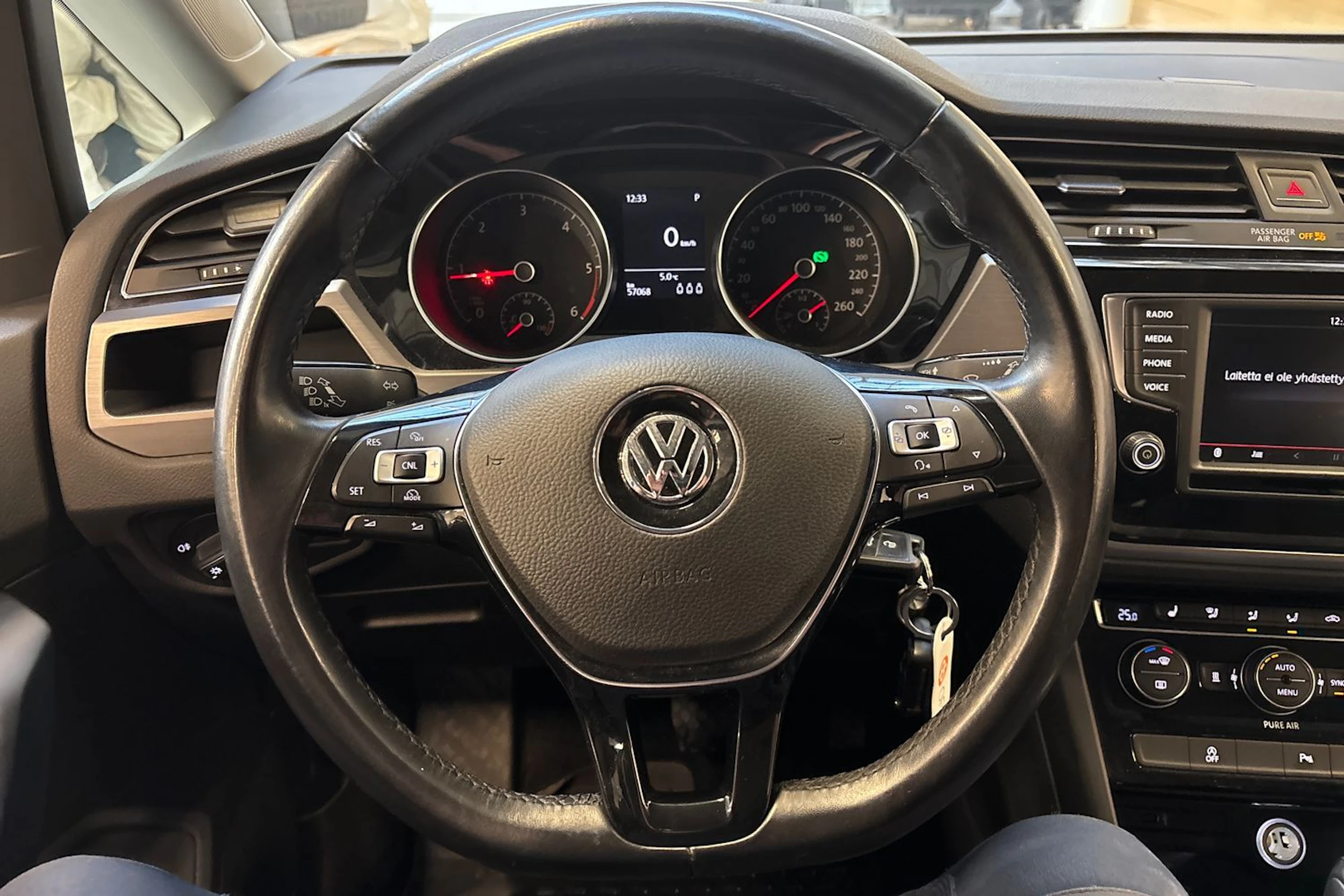 vihreä Volkswagen Touran 2016 kuva 14.