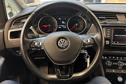 vihreä Volkswagen Touran 2016 kuva 14.