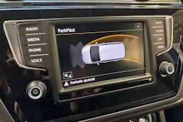 vihreä Volkswagen Touran 2016 kuva 16.